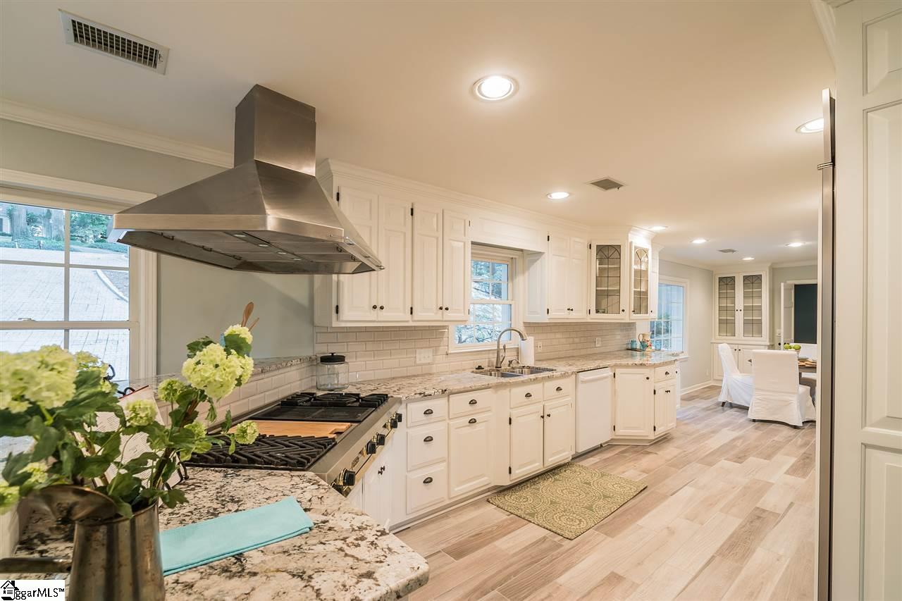 347 Riverside Drive Greenville, SC 29605 - Photo 15 of 34 Gas cooktop with vented hood