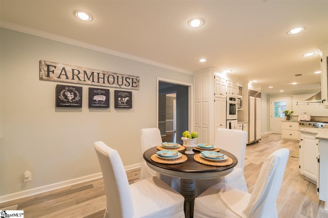 347 Riverside Drive Greenville, SC 29605 - Photo 17 of 34 Plus breakfast bar...