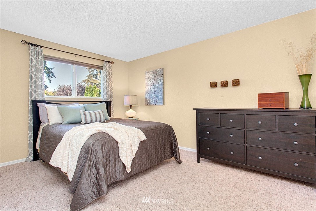 17331 20th Drive Southeast Bothell, WA 98012 - Photo 7 of 17 Gallery Image 7