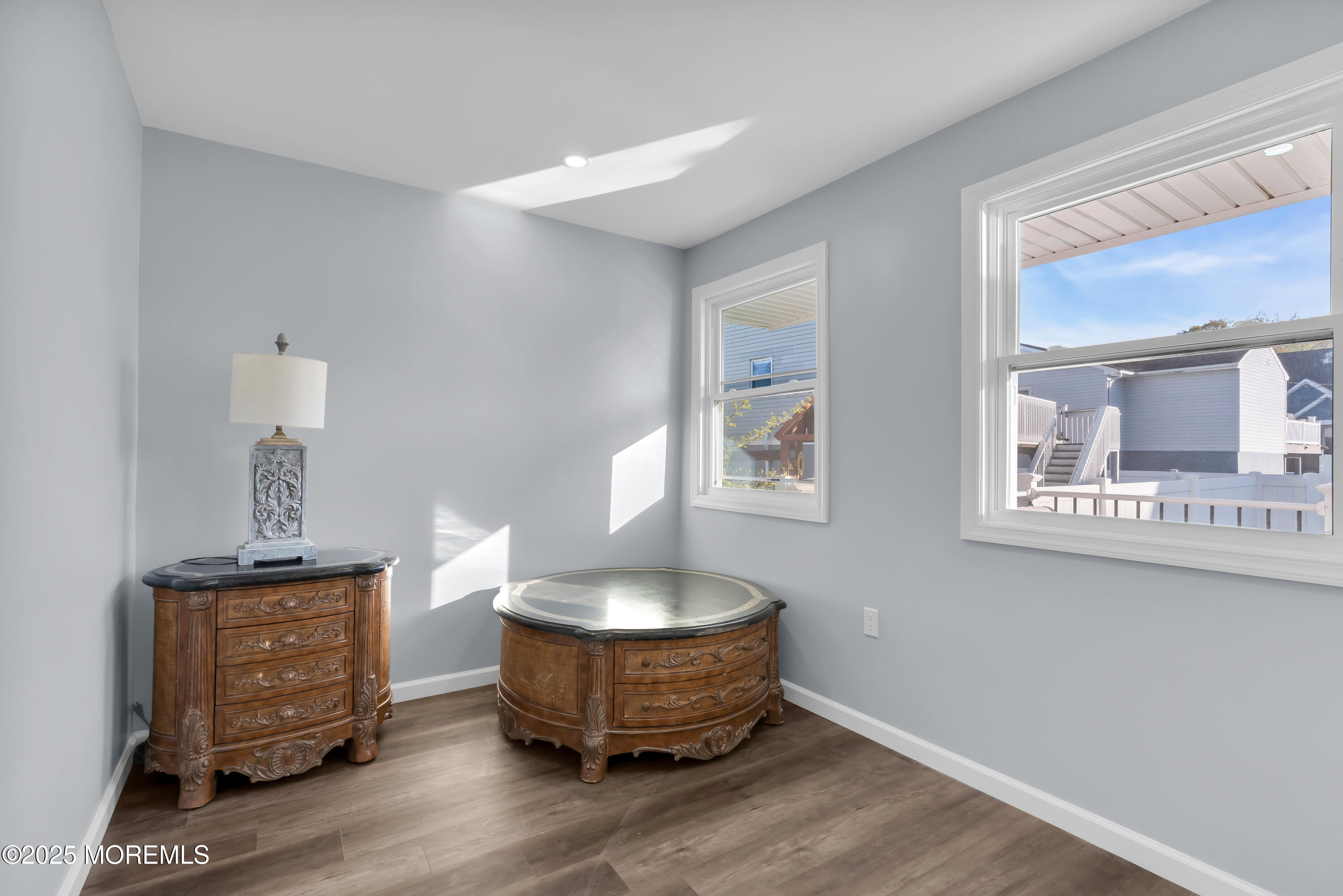 166 Shore Boulevard Keansburg, NJ 07734 - Photo 19 of 36 a room with a table and chair