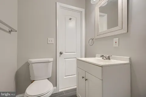 $2,150 | 2917 Clifton Avenue, Baltimore, MD 21216