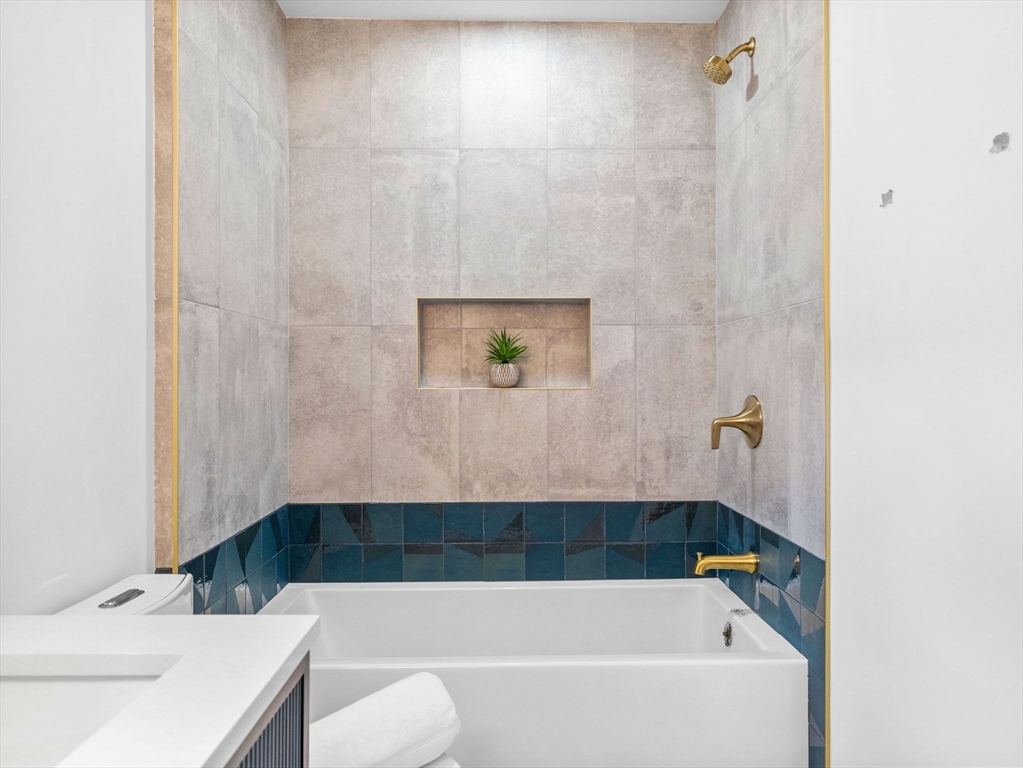 25 Avon Street Somerville, MA 02143 - Photo 17 of 39