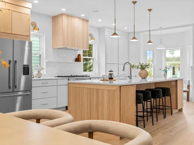 $2,385,000 | 25 Avon Street, Somerville, MA 02143