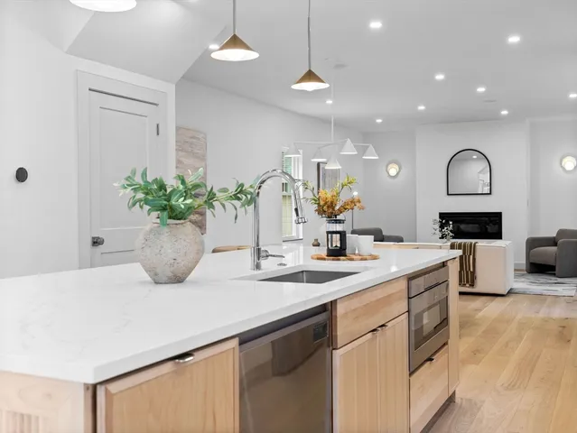 $2,385,000 | 25 Avon Street, Somerville, MA 02143