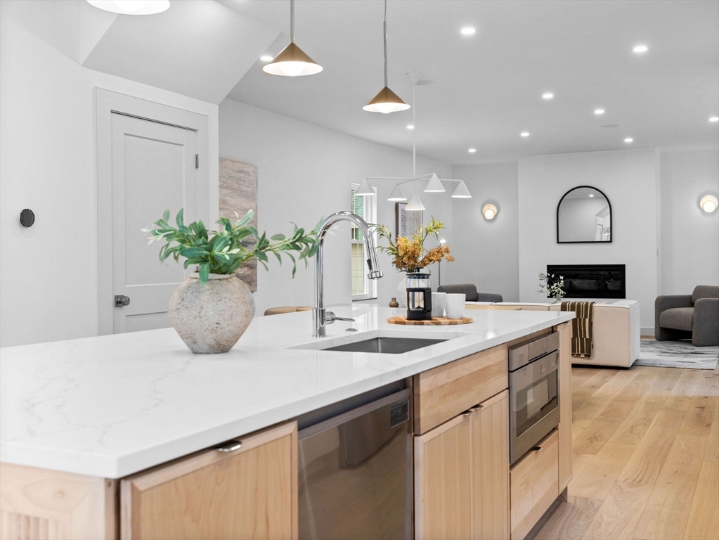 25 Avon Street Somerville, MA 02143 - Photo 6 of 39