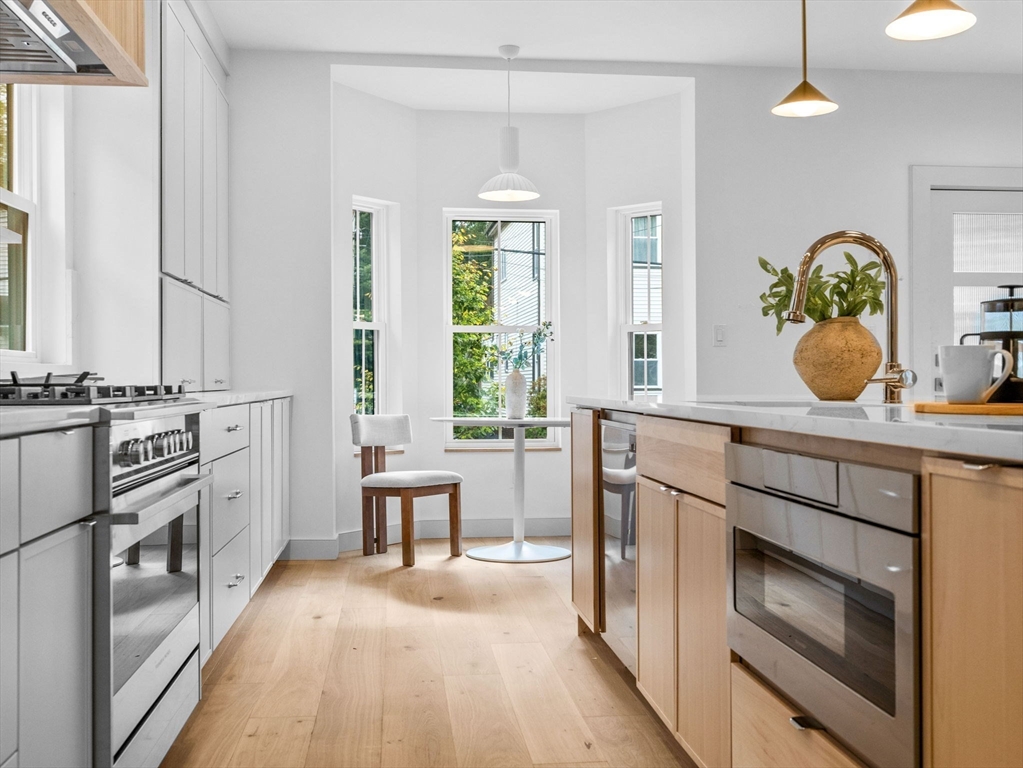 25 Avon Street Somerville, MA 02143 - Photo 7 of 39