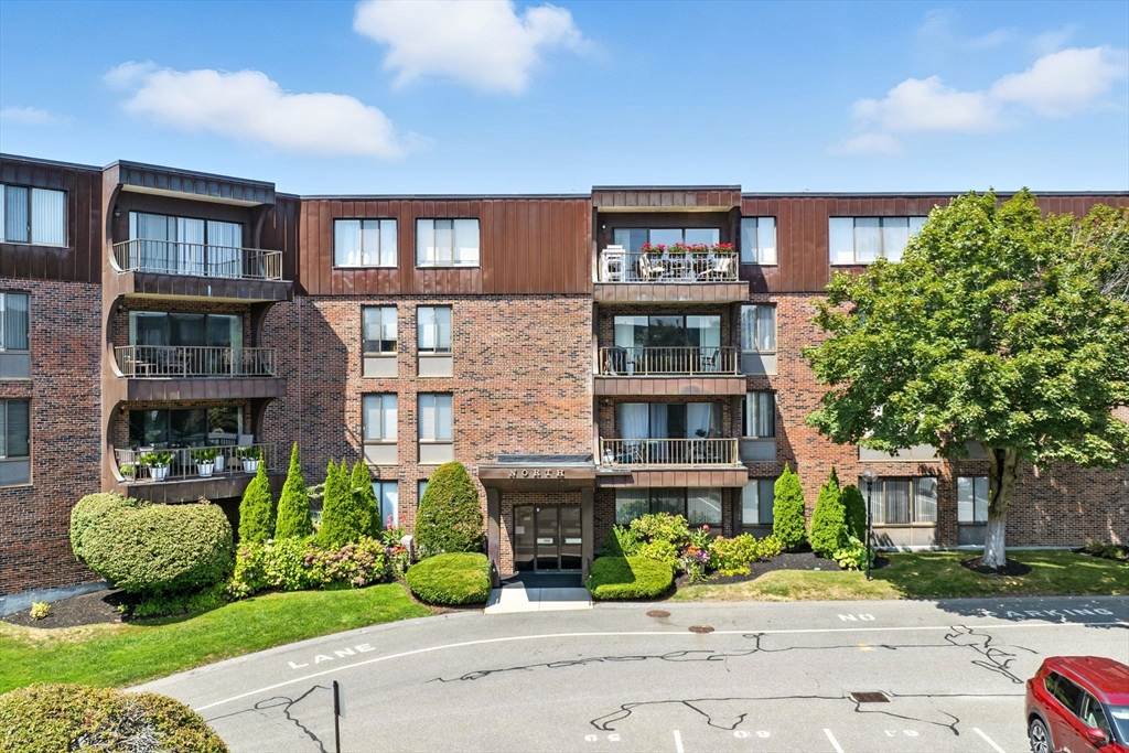 1006 Paradise Road, Unit 1H Swampscott, MA 01907 - Photo 2 of 42 Gallery Image 2