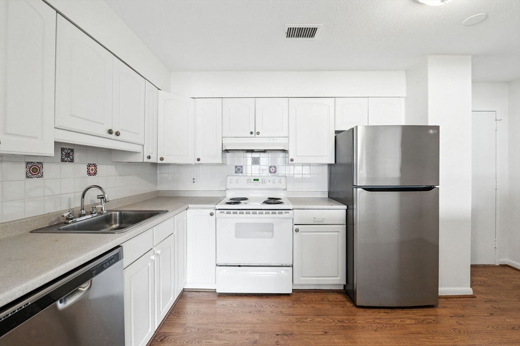 1006 Paradise Road, Unit 1H Swampscott, MA 01907 - Photo 27 of 42 Gallery Image 27