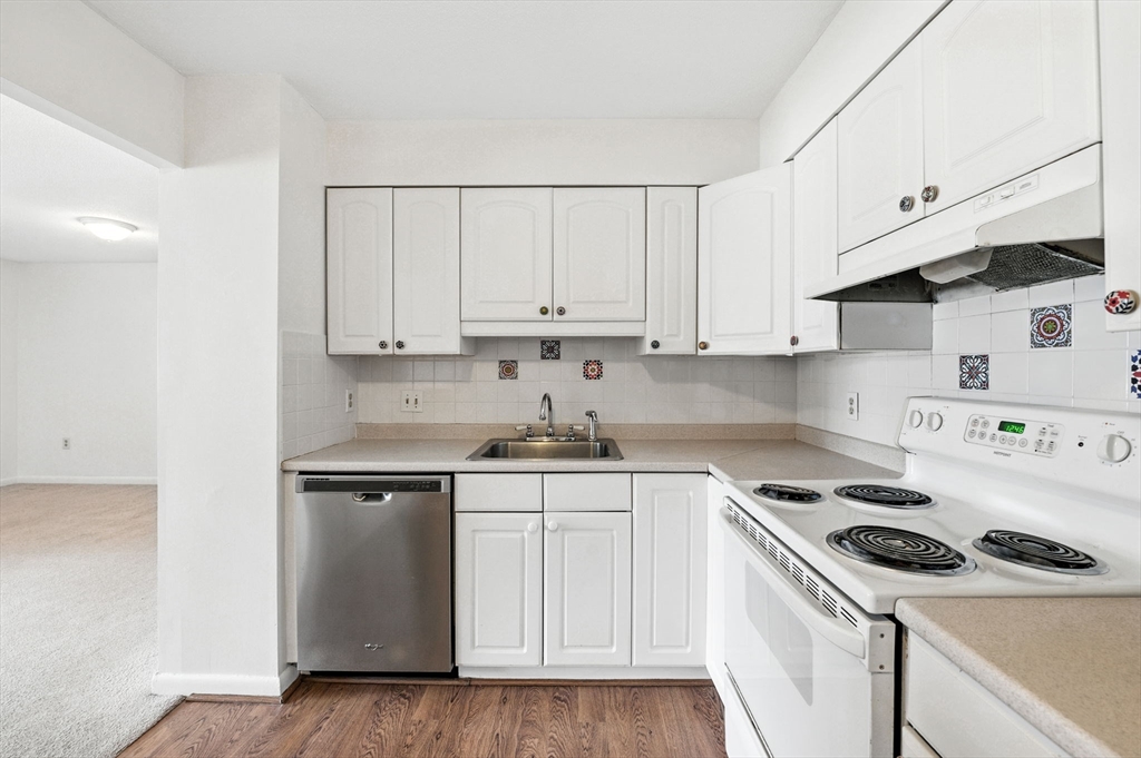 1006 Paradise Road, Unit 1H Swampscott, MA 01907 - Photo 30 of 42 Gallery Image 30