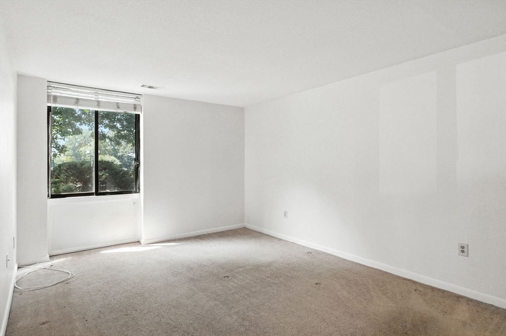 1006 Paradise Road, Unit 1H Swampscott, MA 01907 - Photo 36 of 42 Gallery Image 36
