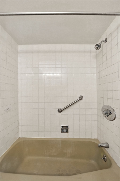1006 Paradise Road, Unit 1H Swampscott, MA 01907 - Photo 40 of 42 Gallery Image 40
