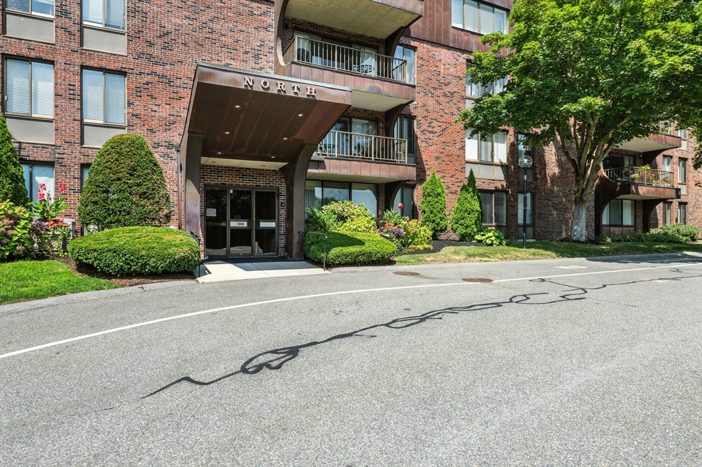 1006 Paradise Road, Unit 1H Swampscott, MA 01907 - Photo 5 of 42 Gallery Image 5
