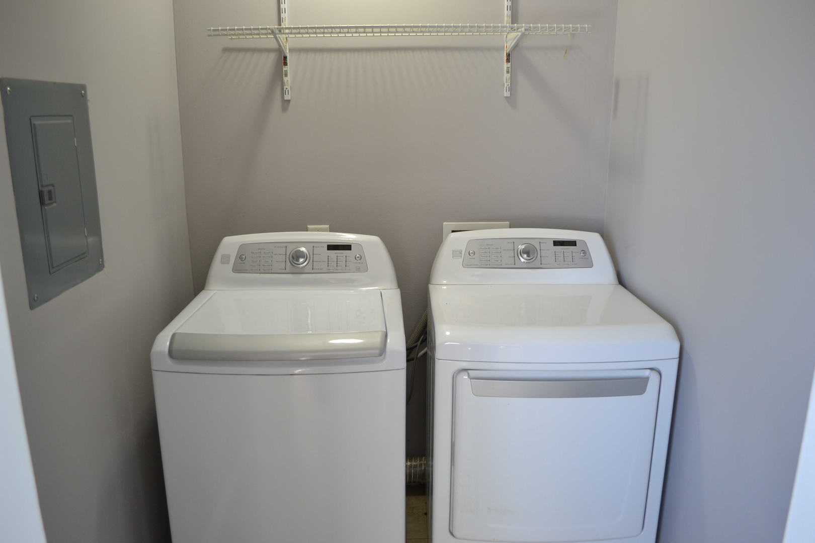 307 Karen Avenue Romeoville, IL 60446 - Photo 16 of 20 a utility room with dryer and washer