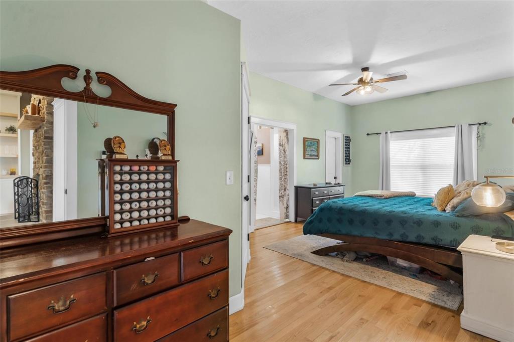 10616 Poe Street Leesburg, FL 34788 - Photo 31 of 54 a living room with furniture and a window