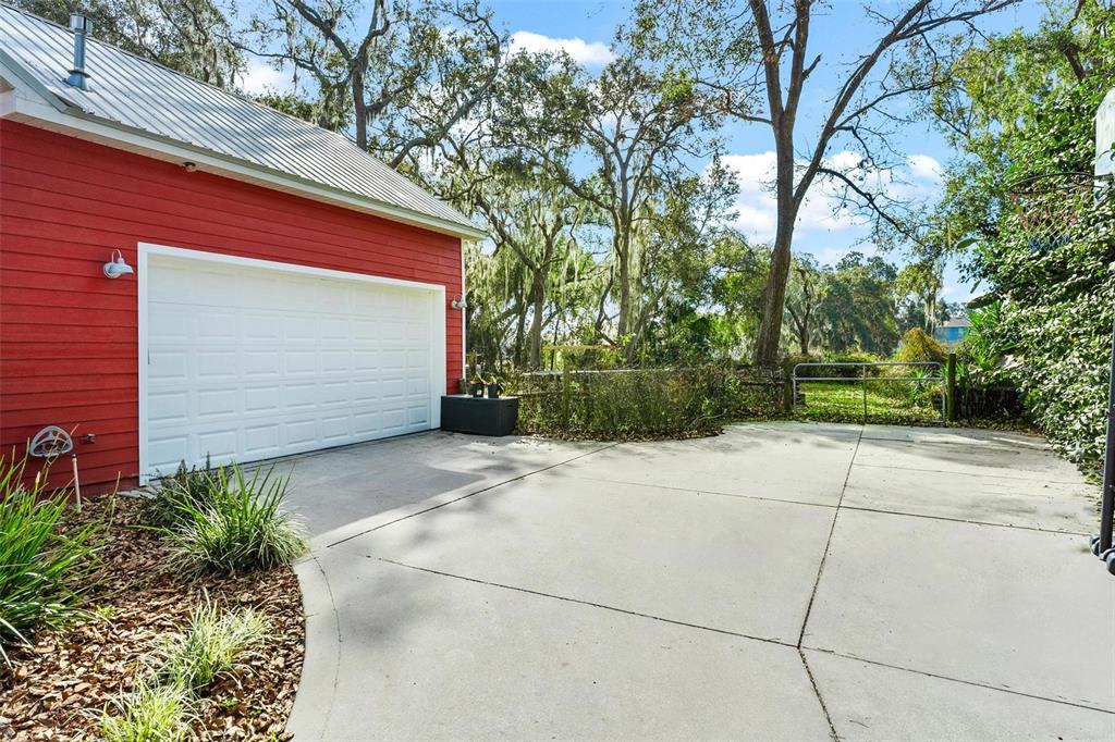 10616 Poe Street Leesburg, FL 34788 - Photo 6 of 54