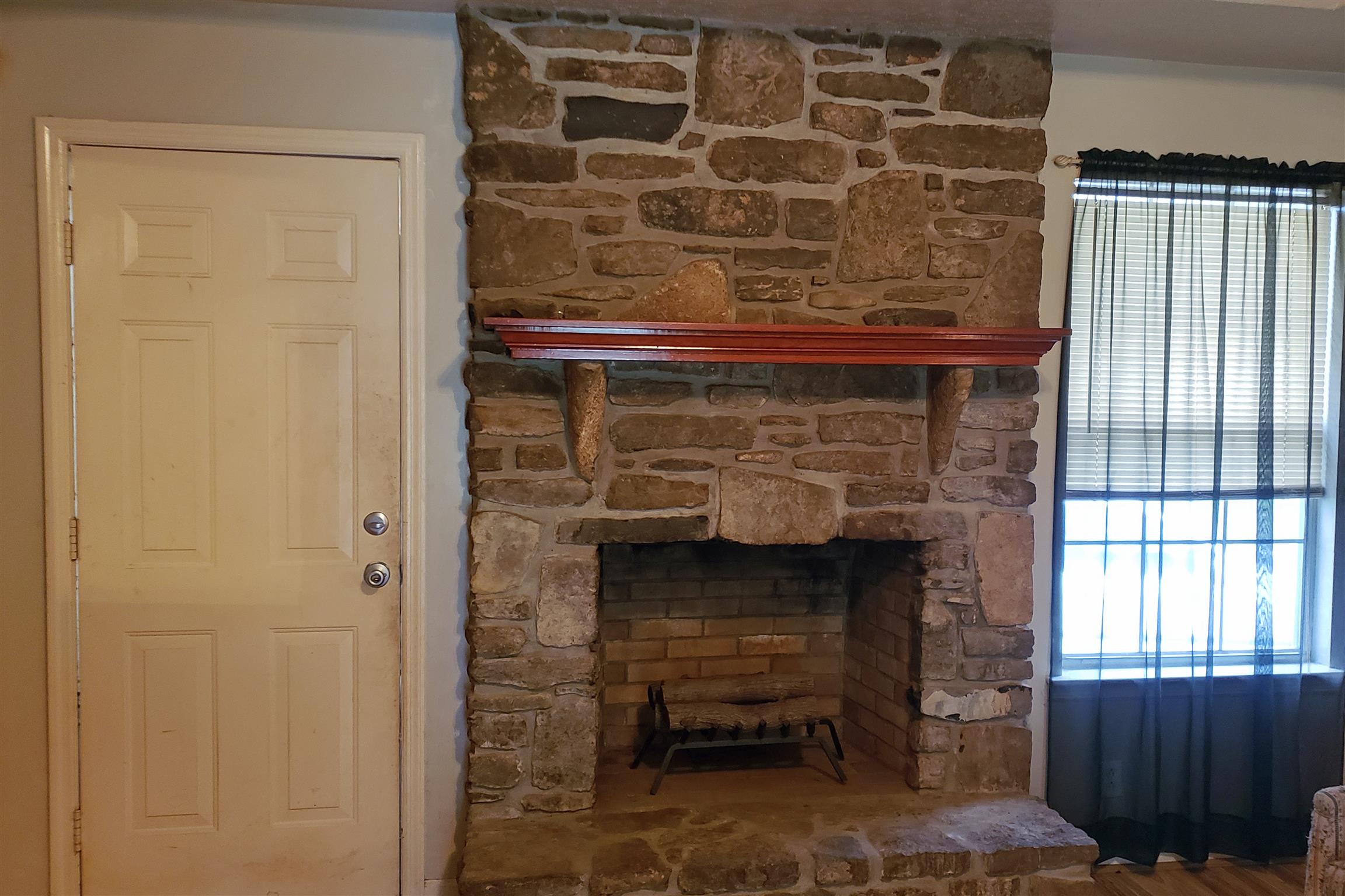 3267 Friendship Road Cross Plains, TN 37049 - Photo 2 of 15 a close view of a fireplace