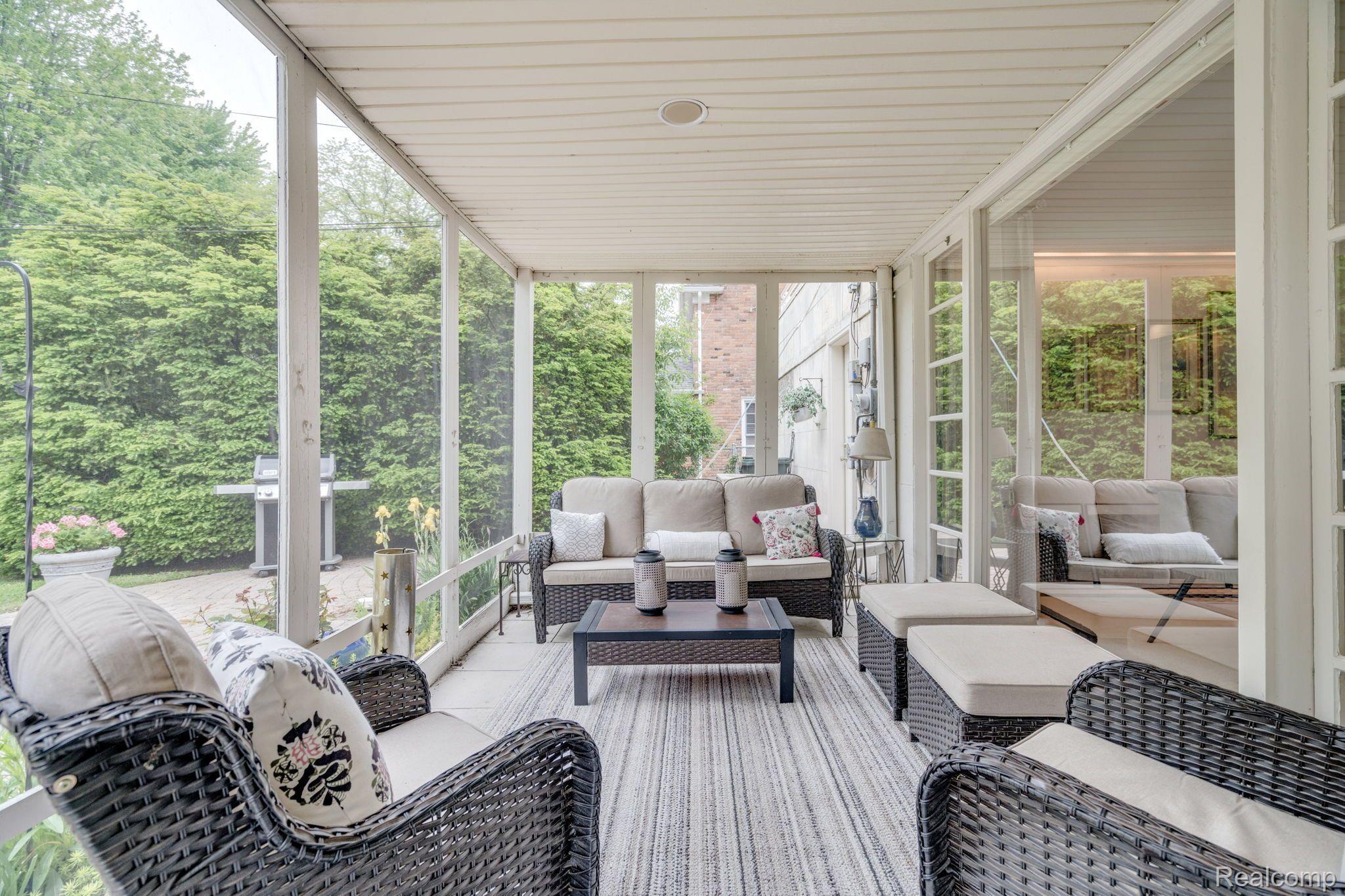 641 South Oxford Road Grosse Pointe, MI 48236 - Photo 43 of 57 Screened-in back porch