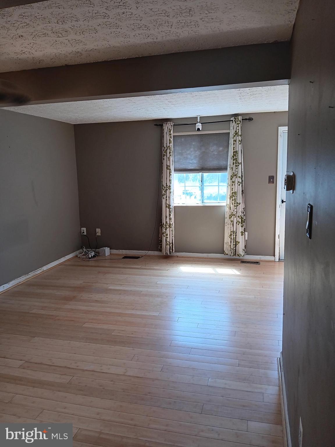 246 Canfield Terrace Frederick, MD 21702 - Photo 3 of 27 Living Room