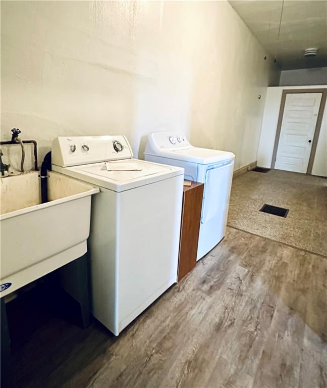 435 Catoma Street Pittsburgh, PA 15212 - Photo 4 of 9 a utility room with dryer and washer