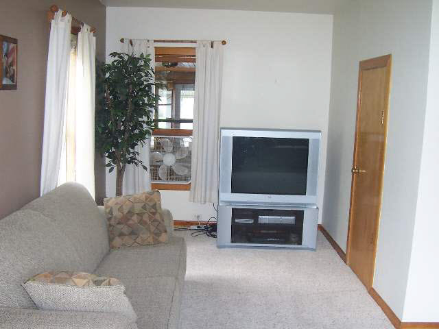 504 Hawpatch Street Lagrange, IN 46761 - Photo 5 of 8 Gallery Image 5