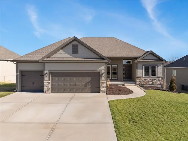 $591,740 | 10139 North Winchester Avenue, Kansas City, MO 64156