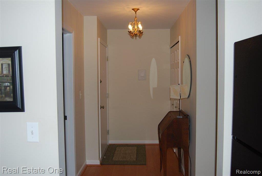 1683 Riverside Drive, Unit 55 Rochester, MI 48309 - Photo 3 of 16 Entry view #2