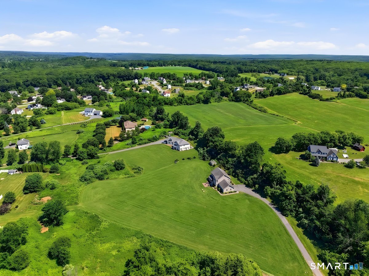271 Putnam Road Pomfret, CT 06259 - Photo 3 of 40