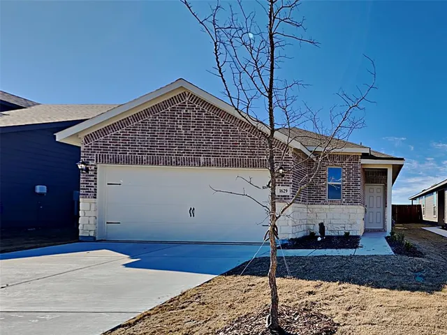 $1,950 | 1629 Briar Hunt Drive, Forney, TX 75126