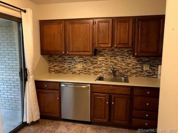 $3,500 | 6 Bouton Street East, Unit 4, Stamford, CT 06907