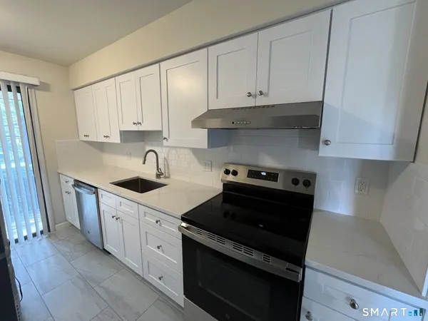 $3,500 | 6 Bouton Street East, Unit 4, Stamford, CT 06907