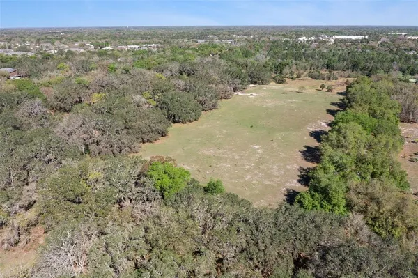 $879,000 | 3 Oak Hollow Lane, Oviedo, FL 32765