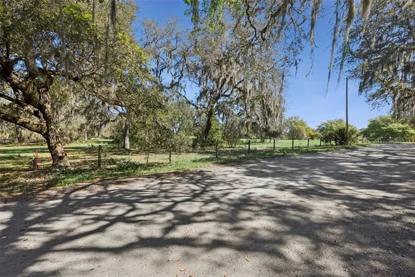 $879,000 | 3 Oak Hollow Lane, Oviedo, FL 32765