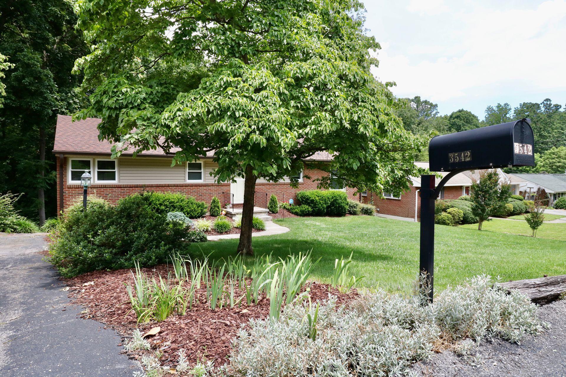 3542 Wright Road Southwest Roanoke, VA 24015 - Photo 1 of 43 2