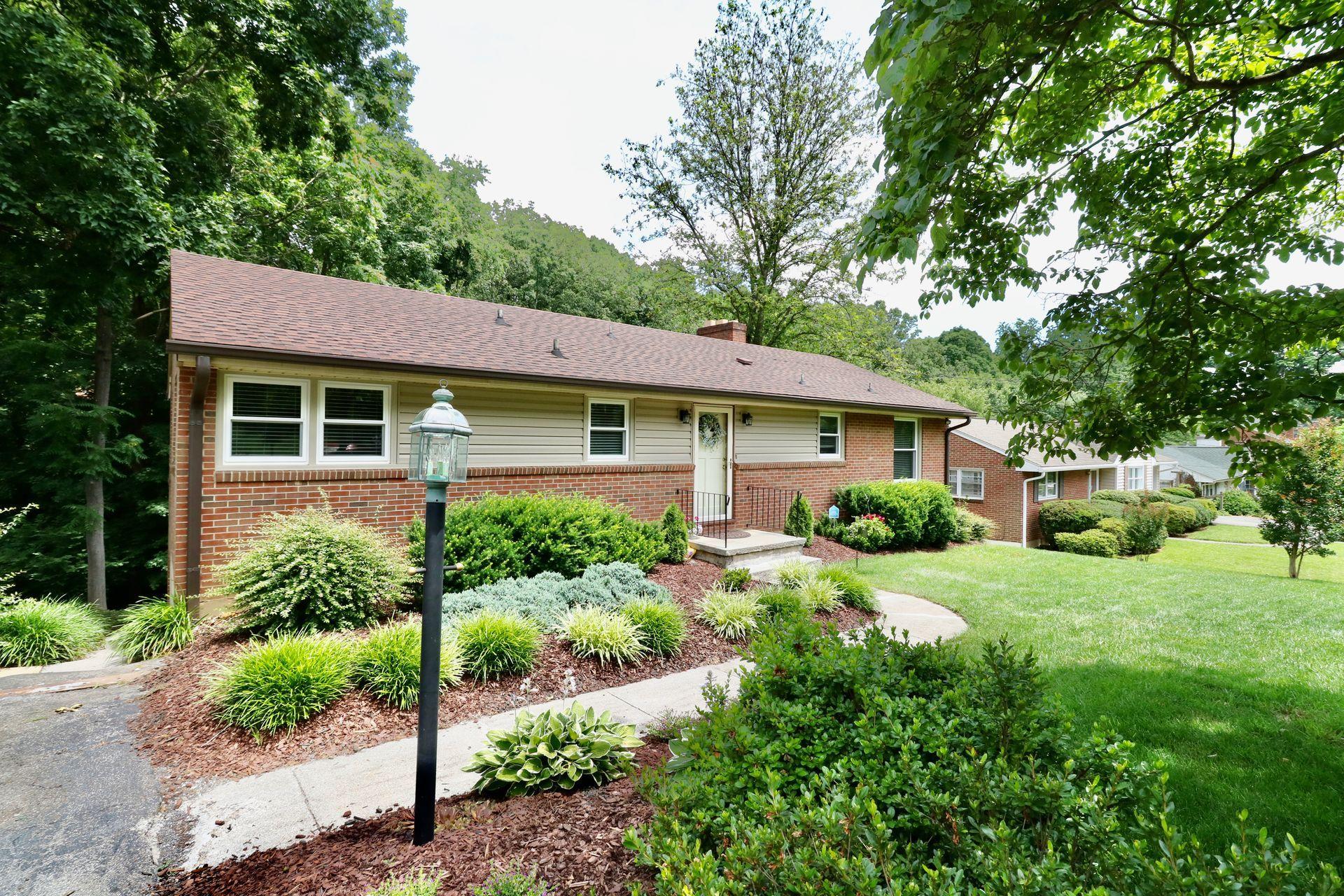 3542 Wright Road Southwest Roanoke, VA 24015 - Photo 3 of 43 3