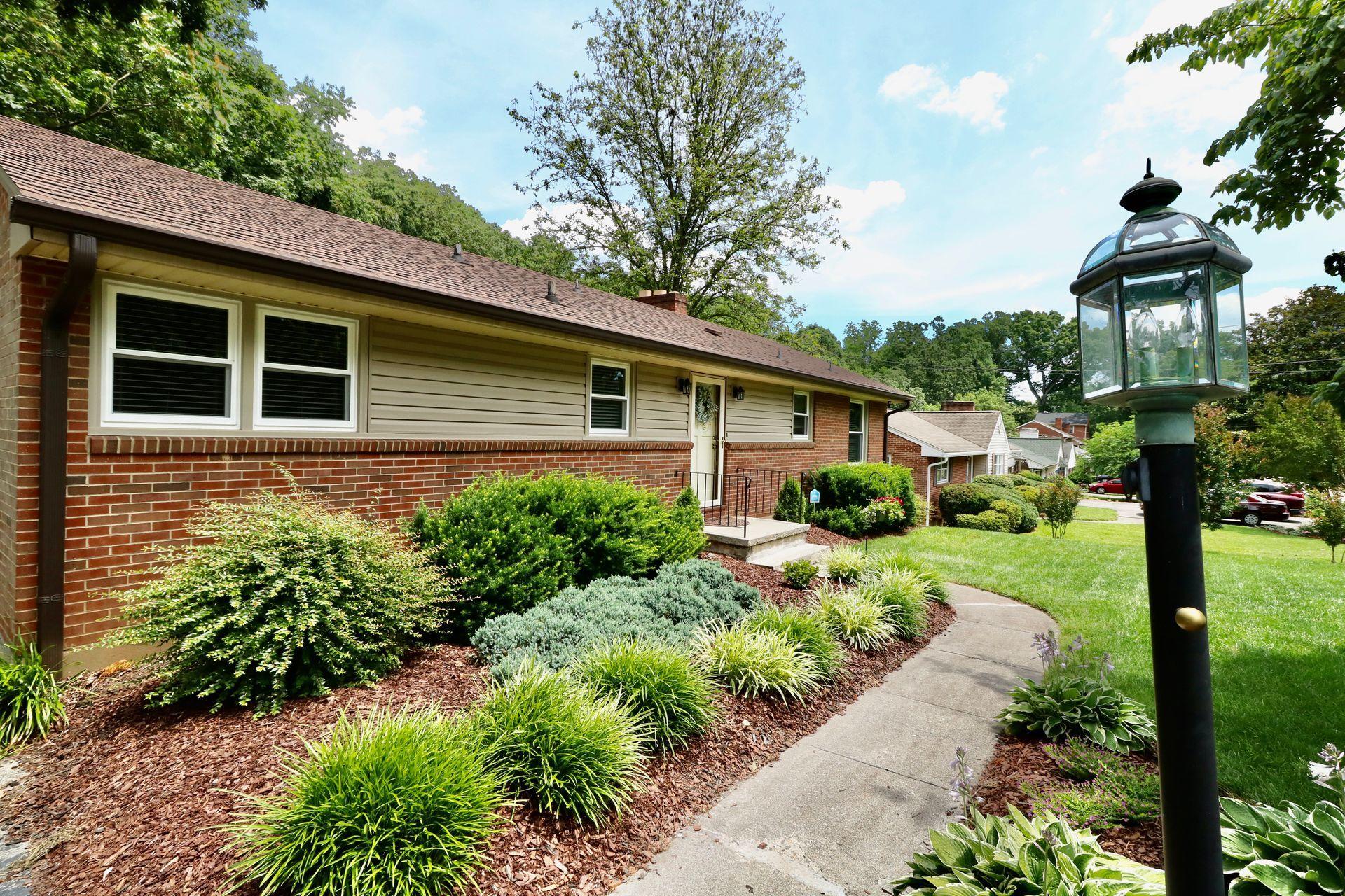 3542 Wright Road Southwest Roanoke, VA 24015 - Photo 4 of 43 4