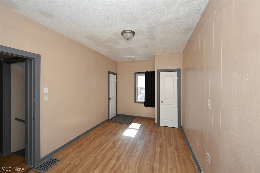 868 North Main Street Akron, OH 44310 - Photo 8 of 30
