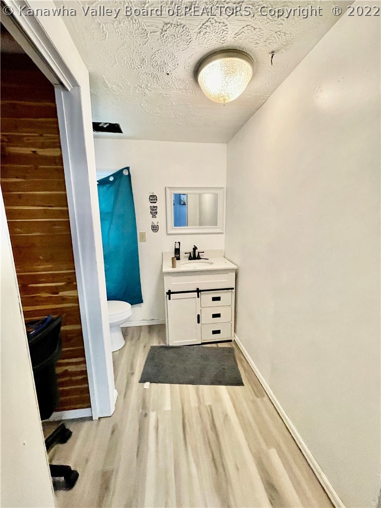 320 Old County Road Racine, WV 25165 - Photo 12 of 22 Gallery Image 12