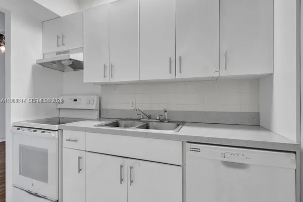 $1,600 | 1251 Northeast 108th Street, Unit 411, Miami, FL 33161