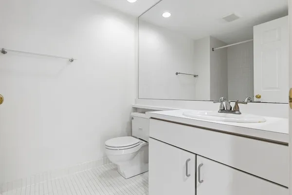 $3,500 | 173 Oak Street, Unit 103, Newton, MA 02464