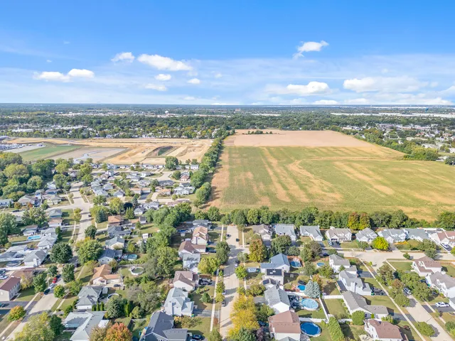 $317,900 | 1810 Foxfield Drive, Joliet, IL 60435