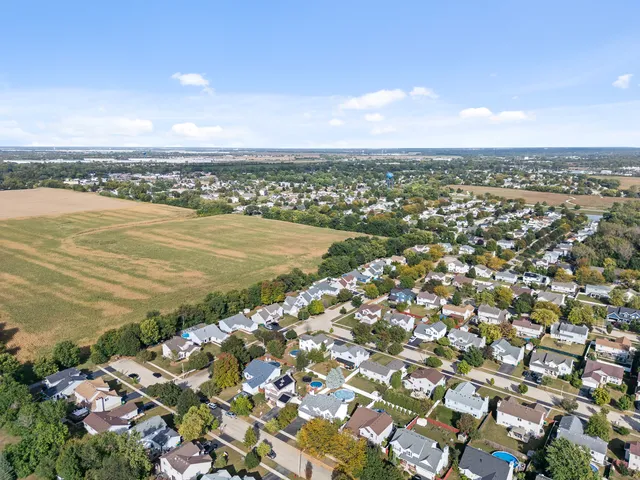 $317,900 | 1810 Foxfield Drive, Joliet, IL 60435