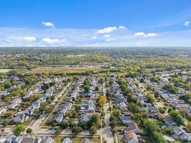 $317,900 | 1810 Foxfield Drive, Joliet, IL 60435