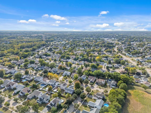 $317,900 | 1810 Foxfield Drive, Joliet, IL 60435