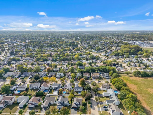 $317,900 | 1810 Foxfield Drive, Joliet, IL 60435