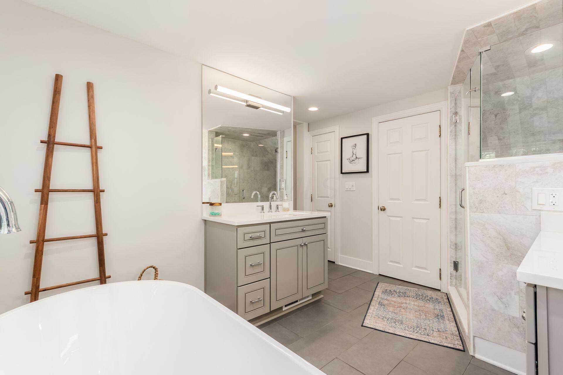 7540 Alpath Road New Albany, OH 43054 - Photo 28 of 56 Owner Bathroom