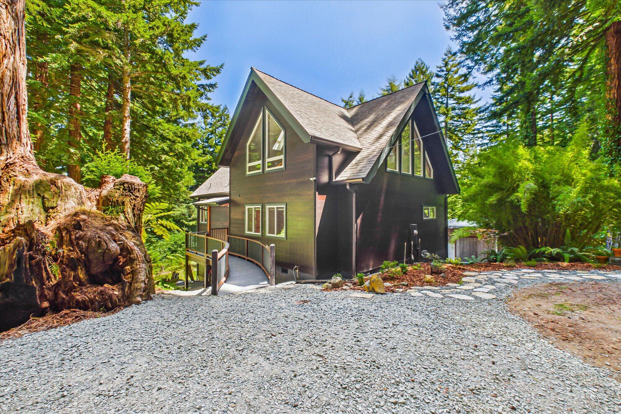 3167 Pigeon Point Road Eureka, CA 95503 - Photo 1 of 62 Gallery Image 1