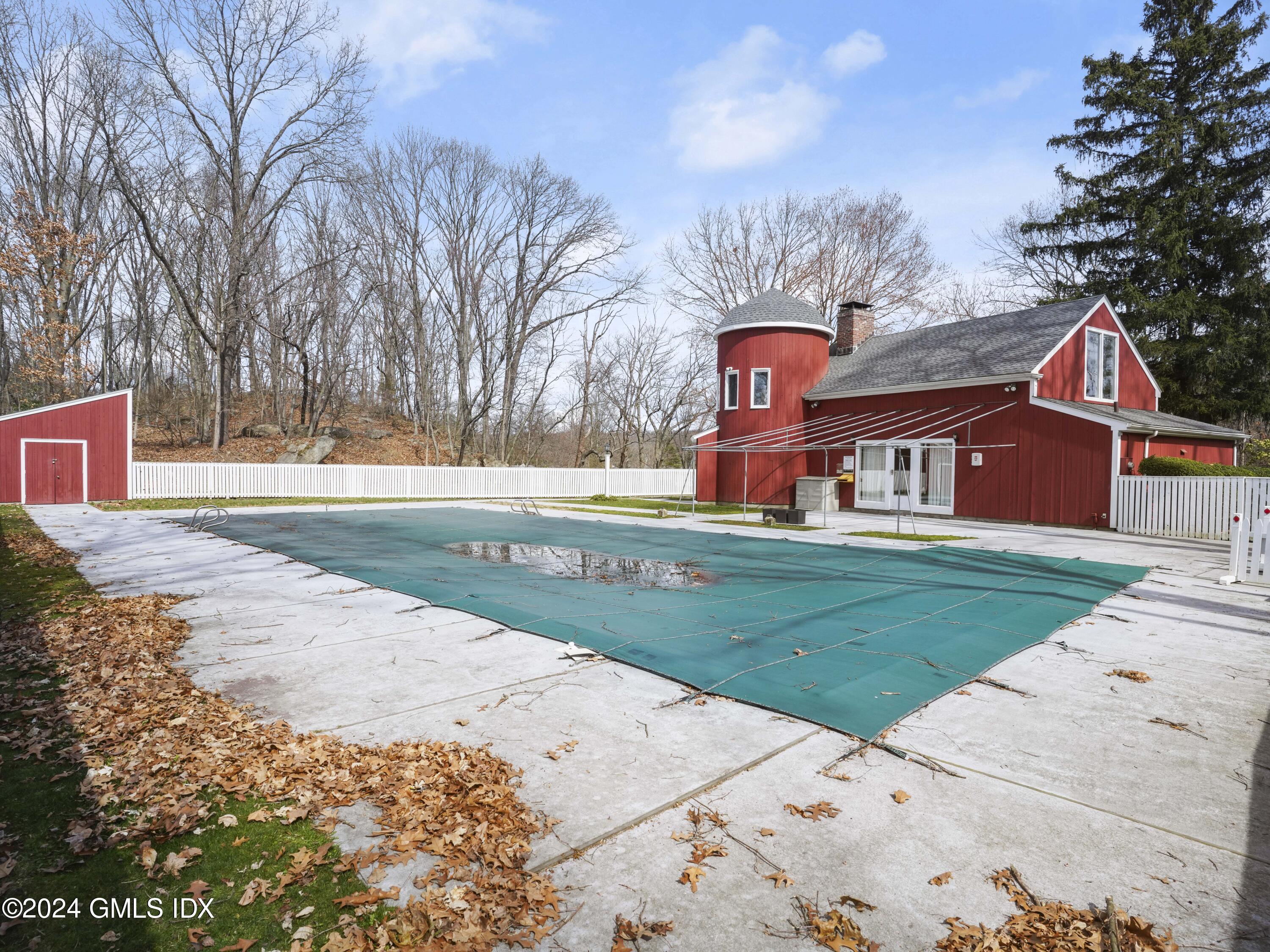 102 Silo Circle, Unit 102 Riverside, CT 06878 - Photo 9 of 22 a front view of house with yard