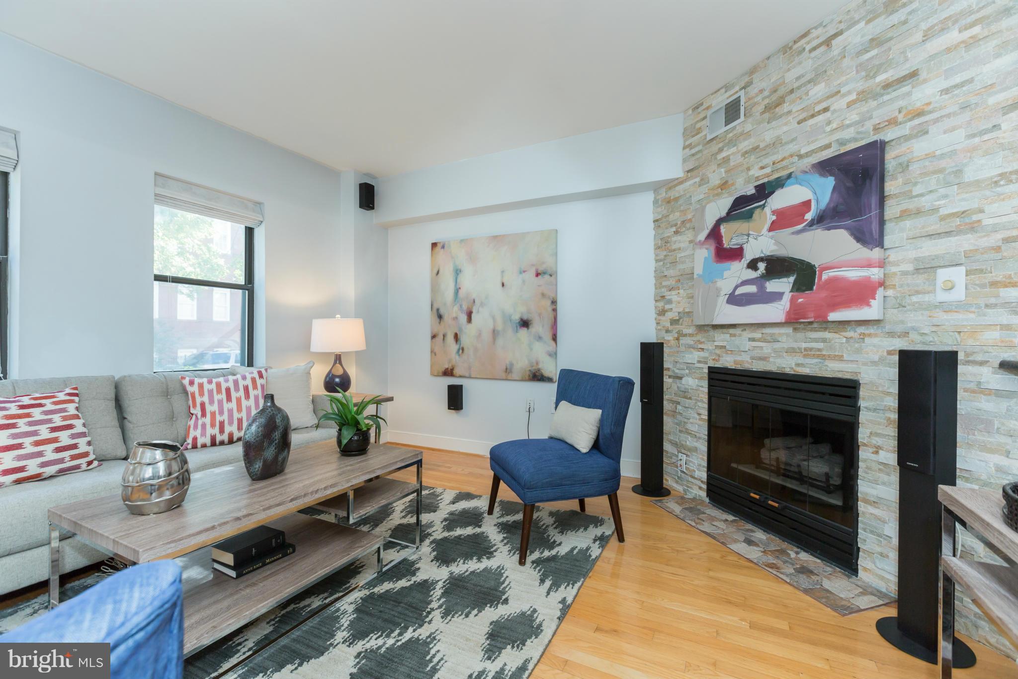 1727 R Street Northwest, Unit 102 Washington, DC 20009 - Photo 12 of 25 Living Room