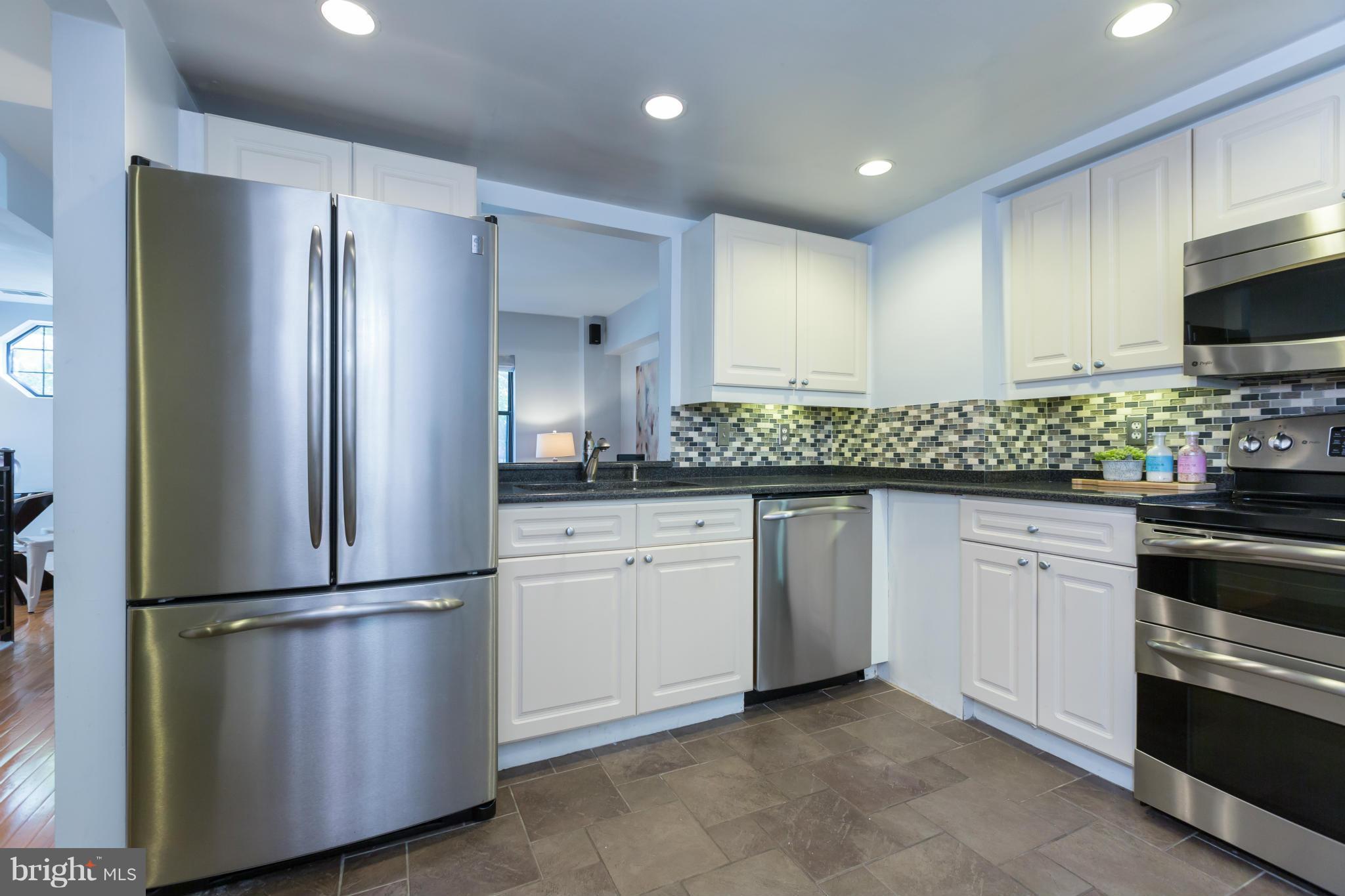 1727 R Street Northwest, Unit 102 Washington, DC 20009 - Photo 7 of 25 Kitchen