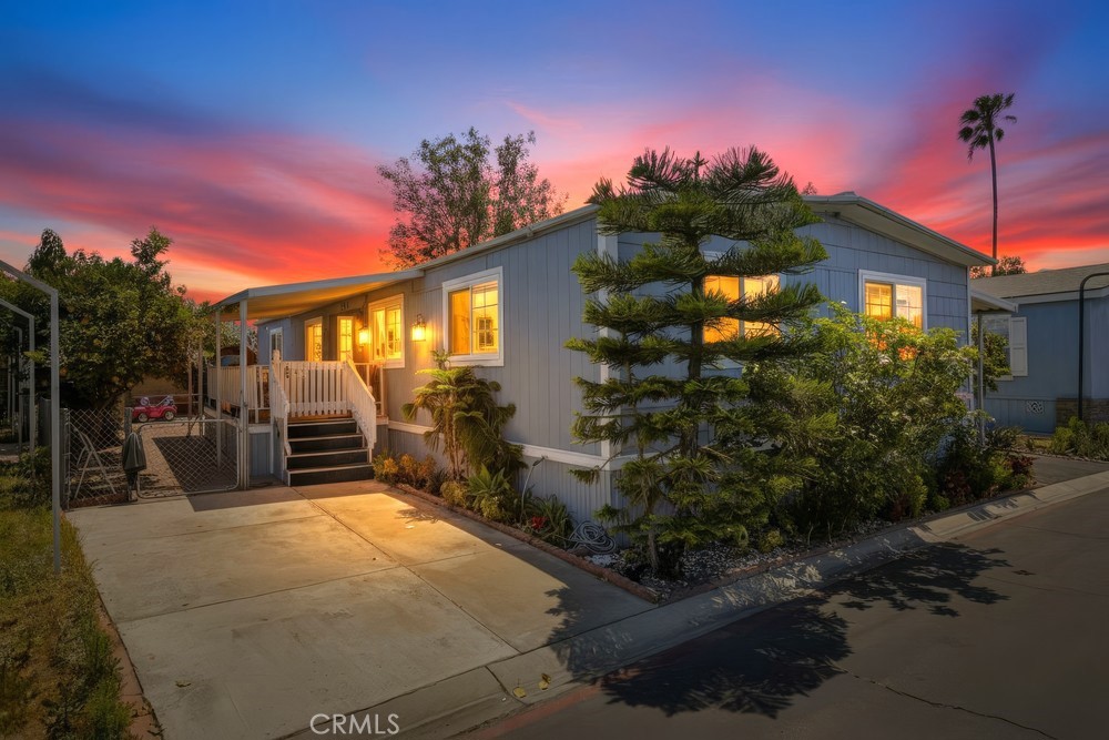 300 North Rampart Street, Unit 50 Orange, CA 92868 - Photo 34 of 35